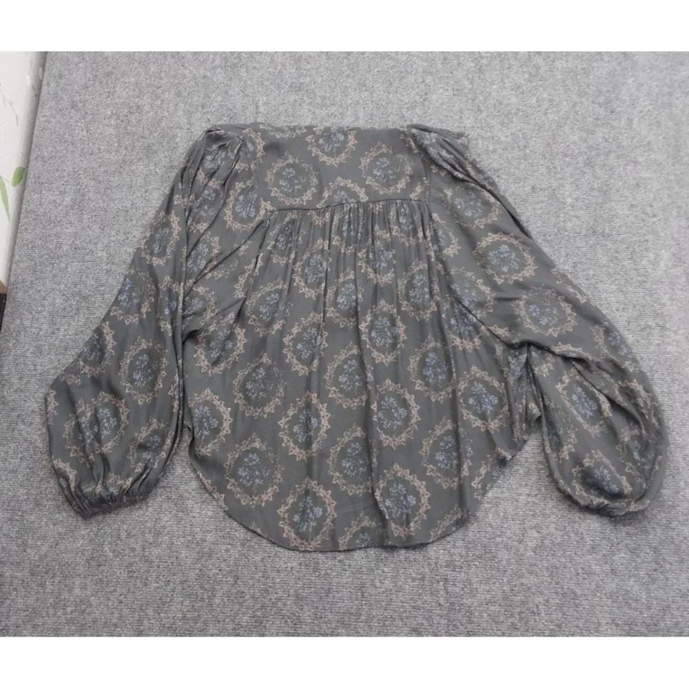 Free People Top Women Medium Gray Cowling Around Medallion Print‎ Blouse Flowy